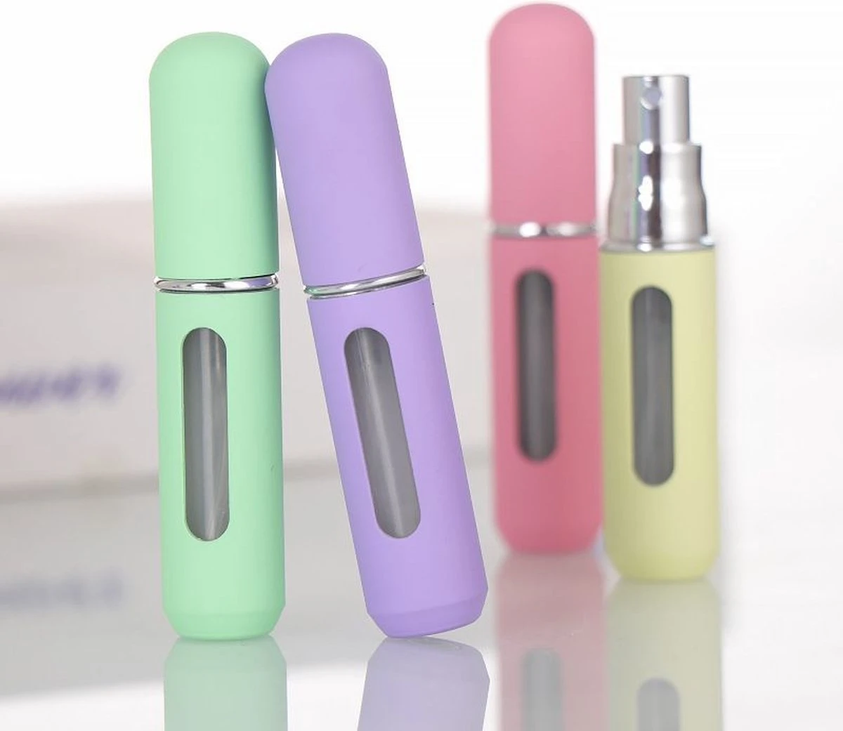 Lotis - Parfumverstuivers - Mini Flesje Navulbaar - Candy Mat Groen 4 Lotis - Parfumverstuivers - Mini Flesje Navulbaar - Candy Mat Groen - Afbeelding 4