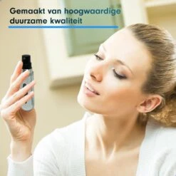 MaxedMore Navulbare Parfumverstuiver 5ml Zilver - 65 Keer Spraybare Parfum Verstuiver - Hervulbaar Tasverstuiver Voor Parfum - Meeneem Mini Geur Flesje Voor Op Reis - Lipstick Formaat Navulbaar Parfumflesje -Parfum Verkoopwinkel 1200x1200 397
