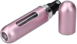 MaxedMore Navulbare Parfumverstuiver 5ml Rood/Licht Roze/ Oranje/Groen/ Blauw/ Grijs - 65 Keer Spraybare Parfum Verstuiver - Hervulbaar Tasverstuiver Voor Parfum - Meeneem Mini Geur Flesje Voor Op Reis - Lipstick Formaat Navulbaar Parfumflesje -Parfum Verkoopwinkel 1200x686 1