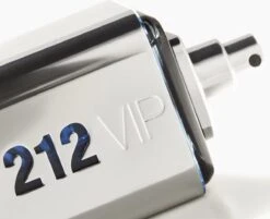 Carolina Herrera 212 VIP Men - 100 Ml - Eau De Toilette Spray - Herenparfum 33 Carolina Herrera 212 VIP Men - 100 Ml - Eau De Toilette Spray - Herenparfum -Parfum Verkoopwinkel 1200x976 1